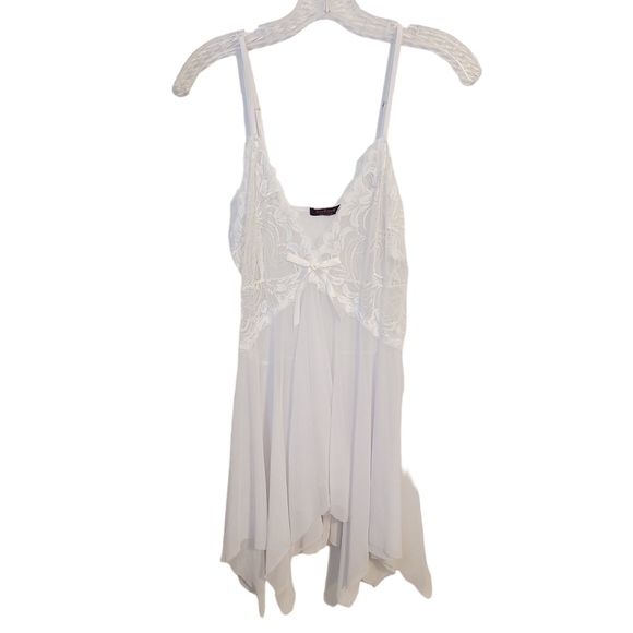 Avidlove | Classic White Lace Asymmetrical Hem Teddy or Chemise (Size XL) - Picture 1 of 10